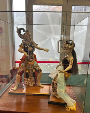 Glass Display Case for Dolls & Figurines